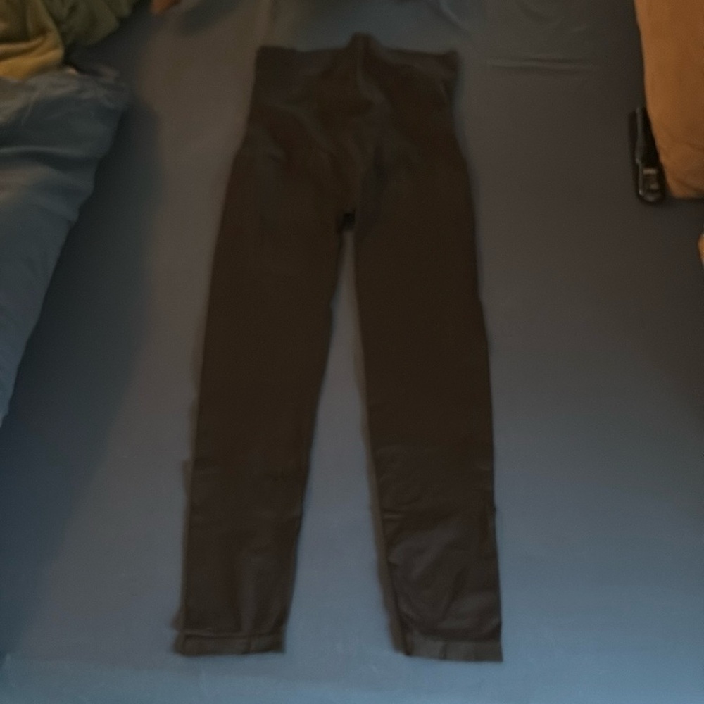 Black Leggings with Slim Fit and Smooth Material